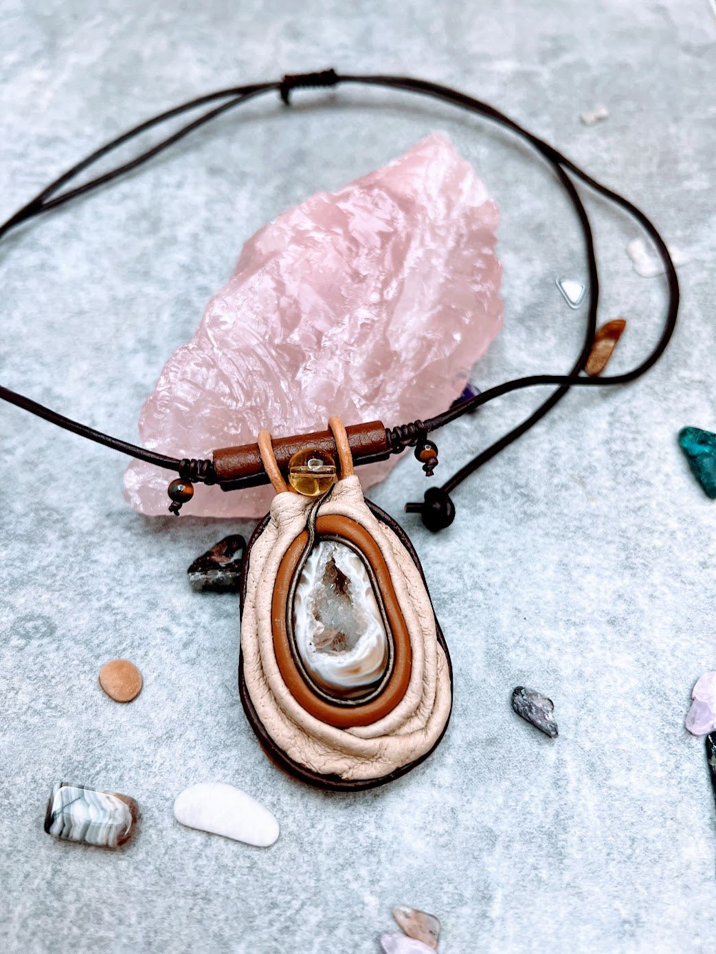 Druzy Agate Leather Necklace - DivineGemCat
